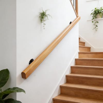 Houten Trapleuning - Steun Stang - Veilig Trap Lopen - Inclusief Beugels - 80cm Lengte - Houtkleur