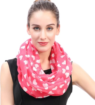 Dames colsjaal met hartjes print