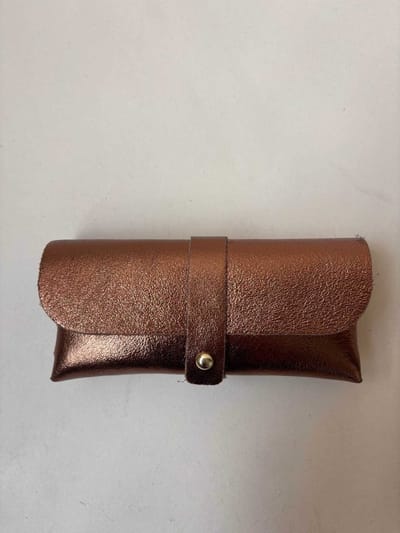Zonnebrilhoes Cognac | Bruin Metallic - Echt leer 100% - 16 x 8 cm - Accessoire - Zonnebril - Modern - Hip - Trendy - Trendsetter Wauw - Fashion Trending Gadget - Sunglasses Wallet - Zon - Lente Zomer - Accessoires - Dames Heren - Kind - Brillenkoker