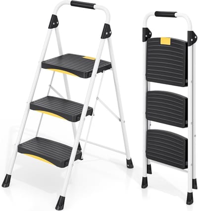 Trapladder, 3 treden, inklapbaar, hoog belastbaar tot 150 kg, veiligheidsslot, brede antislip pedalen, leuning, compacte huishoudladder, trapladder voor huishouden, keuken, kantoor, wit