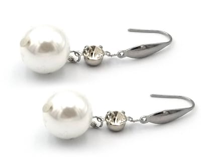 Oorhangers oorbellen met 6mm strass steentje en 14 mm grote witte parel bruidsmode