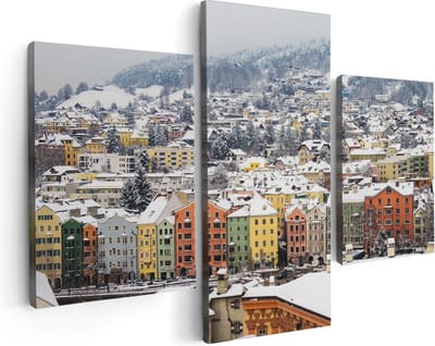 Artaza Canvas Schilderij Drieluik Gekleurde Huisjes met Sneeuw in Oostenrijk - 90x60 - Foto Op Canvas - Canvas Print