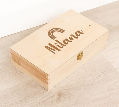 Houten kistje 'Milana' Regenboog - Tekenkist - Herinneringsdoos - Kraamcadeau - Knutseldoos - Memorybox - Baby - Geboorte