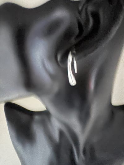 Zilverkleurige waterdruppel oorbellen | Make up | Parfum | Moederdag | Verjaardagscadeau| Cadeautje| Valentijnsdag| Kado | sieraden | vaderdag | oorbellen | oorsieraden
