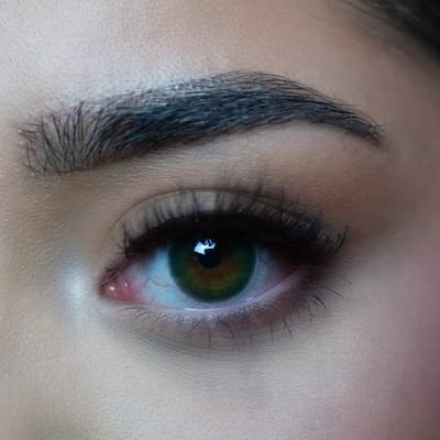Verde | Gekleurde jaarlenzen | 0.00 | Inclusief lenzenbakje en applicators | Kleurlenzen zonder sterkte | Zachte lenzen | Comfortabel voor dagelijks gebruik | Blisterpack