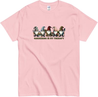 Grappig Tuin Gnome T Shirt met Tekst: Gardening is My Therapy - Korte Mouw - Roze - S