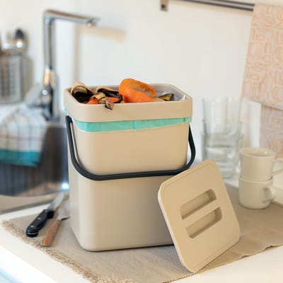 Unyqoos® Vuilnisemmer voor ophangen 5 liter met deksel en accessoires