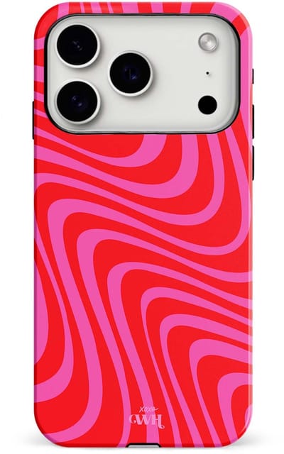 xoxo Wildhearts Berry Much - Double Layer - Hoesje geschikt voor iPhone 17 Pro case - Siliconen hoesje met golvenprint - Golven - Hardcover - Beschermhoes - Optimale bescherming - Dubbele beschermlaag - Rood - Roze