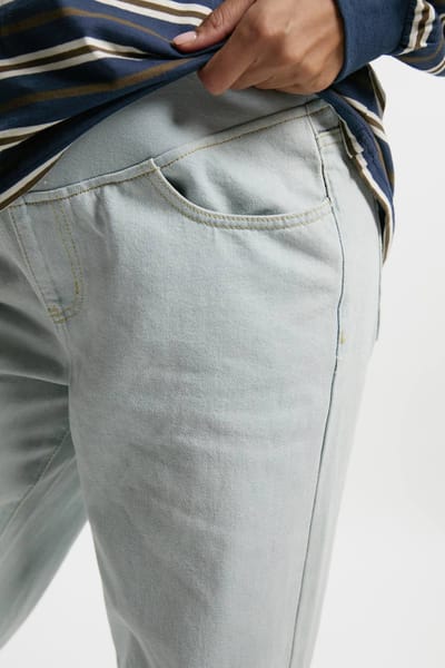 boohoo Dames Maternity Over The Bump Boyfriend Jeans | Bleach Wash | Maat: 12