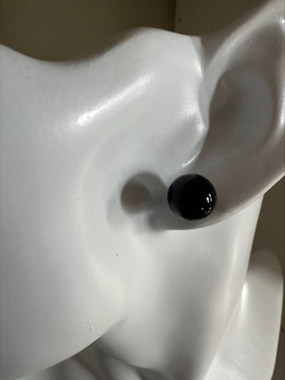 Zwarte oorknoppen doorsnee 1 cm | Make up | Parfum | Moederdag | Verjaardagscadeau| Cadeautje| Valentijnsdag| Kado | sieraden | vaderdag | oorbellen | oorsieraden