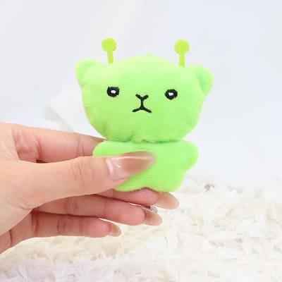 Mignon Cartoon Alien Chat Peluche Jouet Pendentif Petit Alien Chat Porte-clés Poupée Douce Remplie Cadeaux d'Anniversaire Pour Enfants Fille Décoration de Sac à Dos 8cm