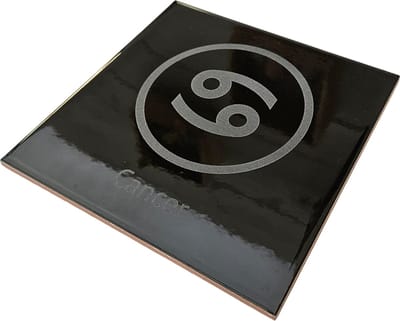 MGM Trading - Horoscoop - Cancer - Kreeft - Hoogglans zwarte tegel - 15 bij 15 cm - Laser gegraveerd