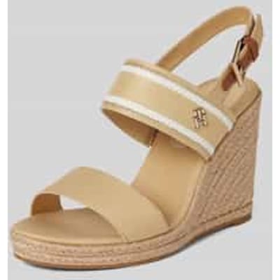 Sandalen met labelapplicatie en sleehak