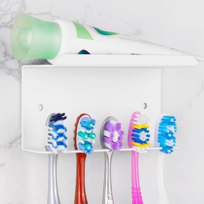 Wandgemonteerde tandenborstelhouder voor douche, aluminium zelfklevende 5 sleuven tandenborstel en tandpasta organizer hanger compatibel met Colgate Extra Clean, Oral-B CrossAction (wit)