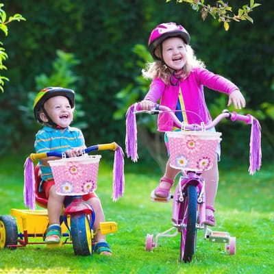 Stylische Roze Fietsmand voor Meisjes met Bloemendecoratie