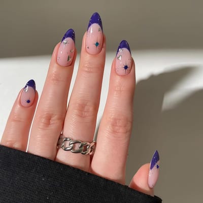 Dailygoods- Nepnagels 24 Stuks - Korte Amandel - Franse Tip - Herbruikbare Acryl - Kunstnagels met Edelstenen - Inclusief Lijm en Vijl