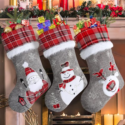 Set van 3 Grote Geborduurde Kerstkousen van 18 Inch voor Feestelijke Decoratie met Santa, Sneeuwman en Rendier