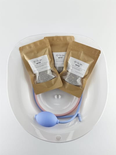 By Yoni Zitje en 3 zakjes detox kruiden collectie - Yoni Stomen - Yoni Stoel - Yoni Kruiden - Vaginaal stoomset