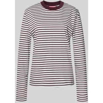 Boxy fit longsleeve model 'SOPHIA'