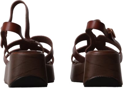 Hoge sandalen met bandjes van R and BE