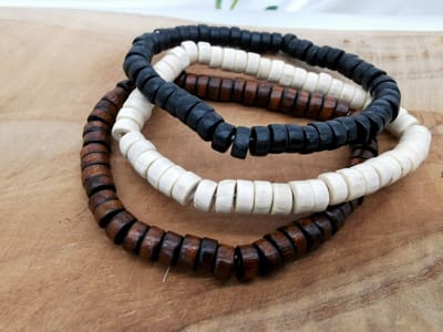 Set van 3 - Hout - Elastische - jonge - mannen - armbanden - 17 cm - natura houten rondelle vorm - kralen in 3 verschillende kleur.