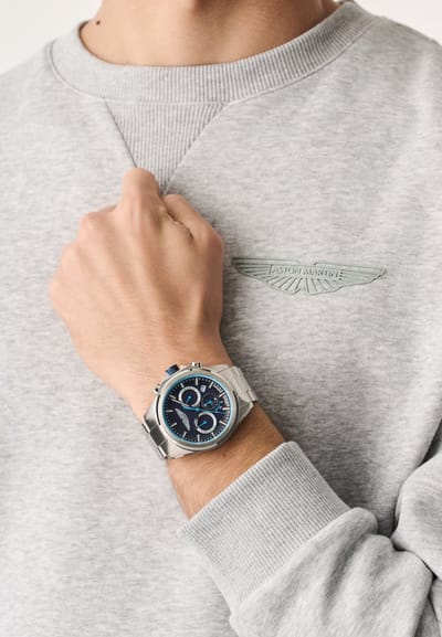 Aston Martin Hlc Quartz Chronograaf Horloge Zilverkleurig Kast Gemaakt Van 100% Roestvrij Staal En Een Armband Van 100% Roestvrij Staal 44 MTRH2S6013E, MTRH2S6023E, MTRH2S6033E