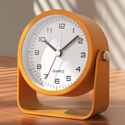 8,4 cm analoge wekker, kleine retro bureauklok werkt op batterijen, glijdende metalen tafelklok met licht voor woonkamerdecoratie, slaapkamer, nachtkastje, plank (oranje)