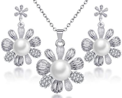 N3 Collecties Elegante Goudkleurige Sieradenset met Ovale Hanger en Bijpassende Oorbellen