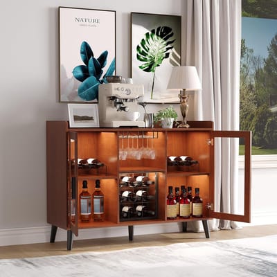 Moderne wijnkast met LED-verlichting, wijnrekken en glasdragers, glazen deuren – Vrijstaand dressoir voor woonkamer, keuken en eetkamer – 120×90×40 cm – Walnootkleur