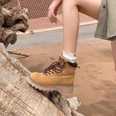 Martin Laarzen Vrouwelijk Koppel Herfst en Winter Nieuwe Alles-match Rabarber Laarzen Leer Halfhoge Wintermode Retro Tooling Laarzen Herenschoenen 44 beige