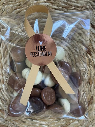 25 Uitdeelzakjes / Traktatie zakjes + 25 Stickers - Kerst - Fijne Feestdagen - Rosé Goud - Kerstdagen - Eindejaarspakket - Christmas | School traktaties - Cellofaan zak - Transparant | Peuterspeelzaal - Kinderopvang - Basisschool | DH collection
