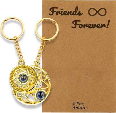 BFF Sleutelhanger voor 2 ' Friends Forever' - Rondjes ILY IN 100 TALEN - Sleutelhanger set op Cadeau Kaartje - Goudkleurig - Vriendschap Symbool - Pax Amare