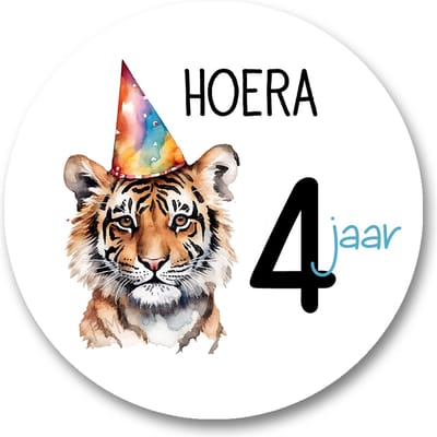 Traktatiesticker Hoera 4 jaar Tijger | Traktatie Sticker | Tijger sticker | 40 mm | Sluitzegel Feest | Sluitsticker | Chique inpakken | Traktatie - Verjaardag - Feest - Kinderfeest - Kinderverjaardag - Traktatiestickers Pimp Studio