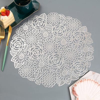 Placemats Rond 38 cm Set van 4 – Rosas Zilver – Afwasbaar Kunststof – Feestelijke Tafeldecoratie voor Kerst & Feest
