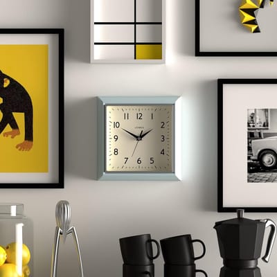 Wandklok Vierkante Retro Mosterd Kleur Design - Modern & Perfect als Keukenklok - Woonkamer of Kantoorklok - Gemakkelijk te lezen nummers - 25cm - Lichtgrijs
