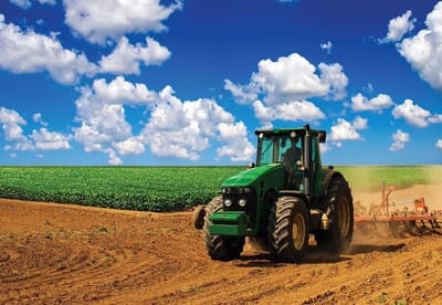 Fotobehang Field Sky Tractor Nature | XL - 208cm x 146cm | 130g/m2 Vlies