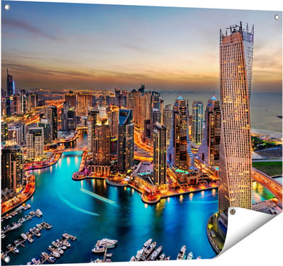 Gards Tuinposter Dubai Haven met de Stad - 100x80 cm - Tuindoek - Tuindecoratie - Wanddecoratie buiten - Tuinschilderij