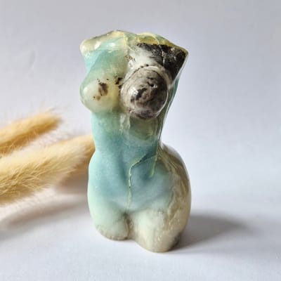 Caribbean Calciet vrouwenbeeldje 8 cm (#9) – handgeslepen edelsteen goddess carving