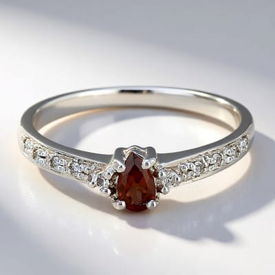 Cavill - Zilveren Ring - 925 Sterling Zilver - 0,25 ct Peervormige Malaya Granaat met 0,061 ct Witte Topaas - Elegant Sieraad Maat 17