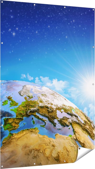 Gards Tuinposter Aarde vanuit de Ruimte op Europa - 120x180 cm - Tuindoek - Tuindecoratie - Wanddecoratie buiten - Tuinschilderij