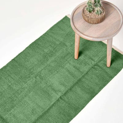 Homescapes Olijfgroen chenille vloerkleed met natuurlijke rand van 100% katoen, 66 x 200 cm