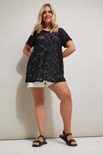 Yours Top Met Broderie Ontwerp En Korte Mouwen In Zwart Size 50-52