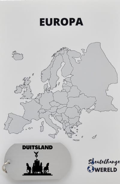 Duitsland Sleutelhanger inclusief kaart – Duitsland cadeau – beste land- Leuk kado voor je Vriend om te geven - 2.9 x 5.4CM