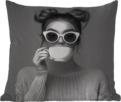 Tuinkussen - Vrouw - Koffie - Zwart - Wit - 40x40 cm - Weerbestendig