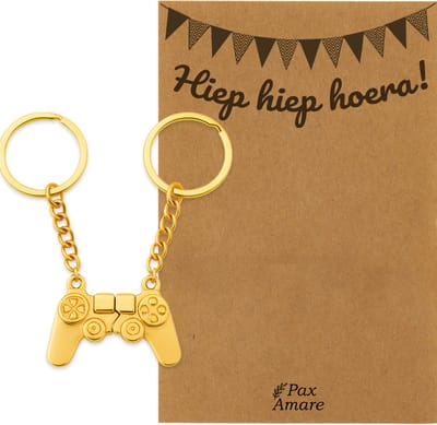 BFF Sleutelhanger voor 2 'Hiep Hiep Hoera' - Controller - Sleutelhanger set op Cadeau Kaartje - Goudkleurig - Verjaardags Hanger - Pax Amare
