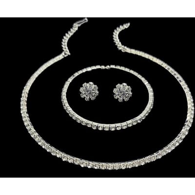 Accessoires, Driedelige Sieradenset, Damesketting, Veelzijdige Fijne Stijl.