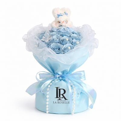 Kunst bloemen Rozen boeket Cadeau - Geurende met Teddy beer konijn - baby bloauw rozen - La Roselle Amsterdam