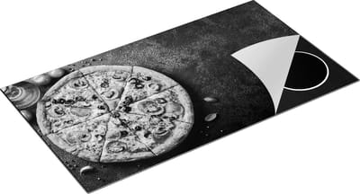 Chefcare Inductie Beschermer Pepperoni Pizza op een Zwarte Marmeren Plaat - Zwart Wit - 95x50 cm - Afdekplaat Inductie - Kookplaat Beschermer - Inductie Mat