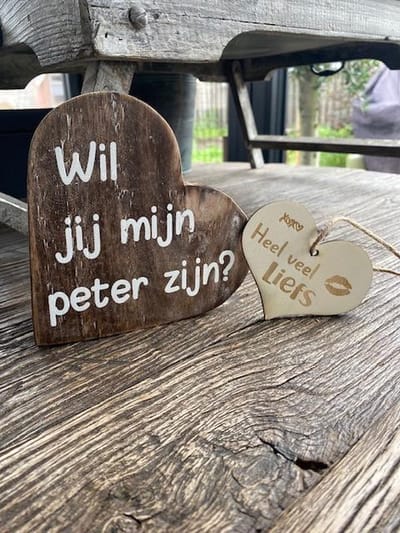 Tekst hart met de tekst Wil jij mijn Peter zijn? + houten hartje Heel veel liefs