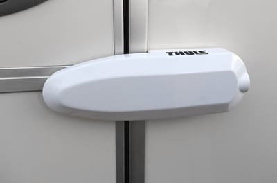 Thule Omnistor Universal Lock white triple pack